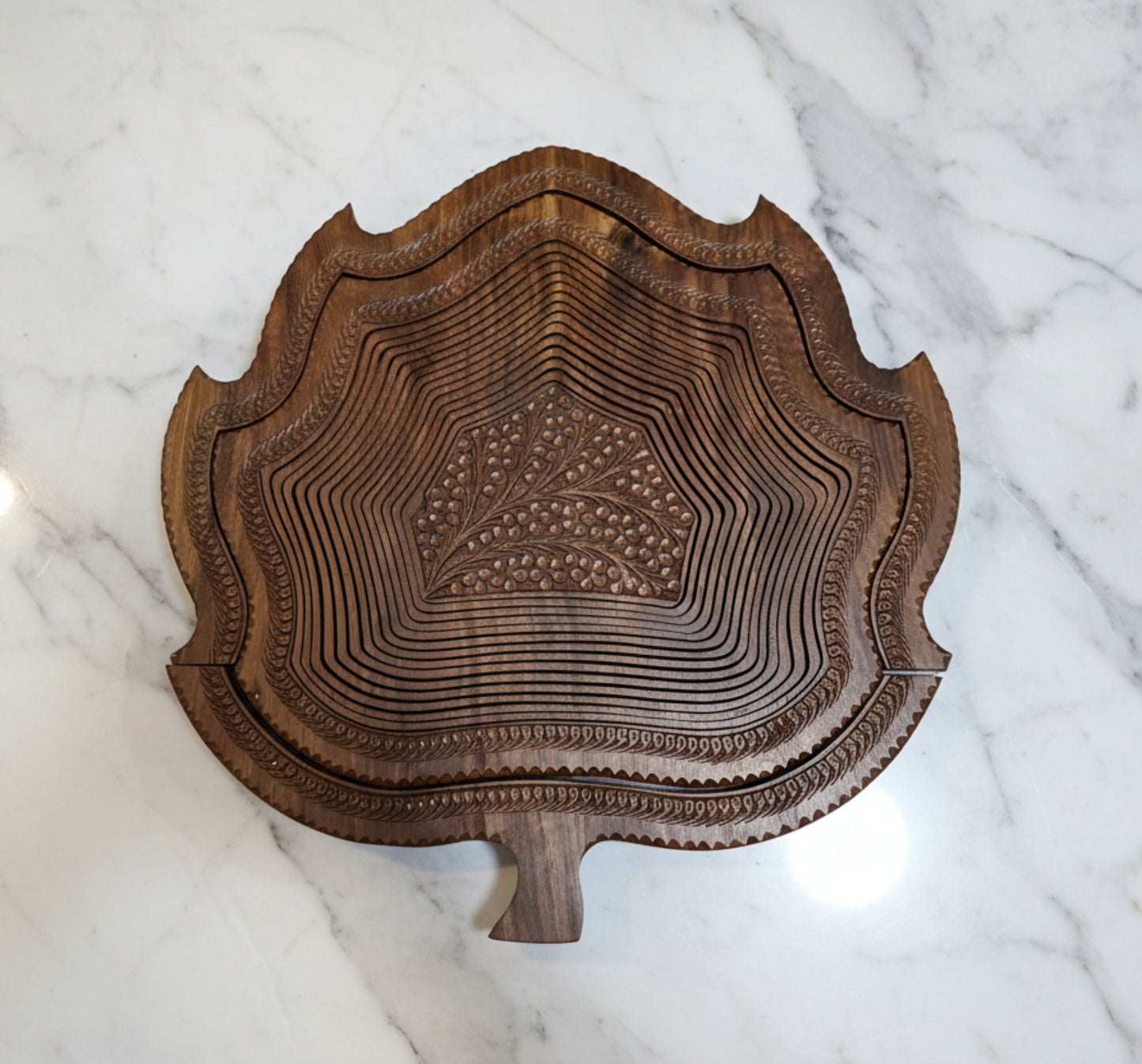 16"  Leaf Shape
