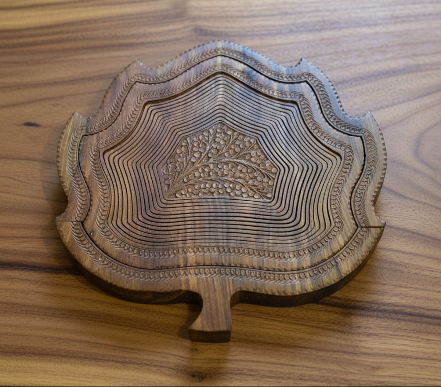 16"  Leaf Shape
