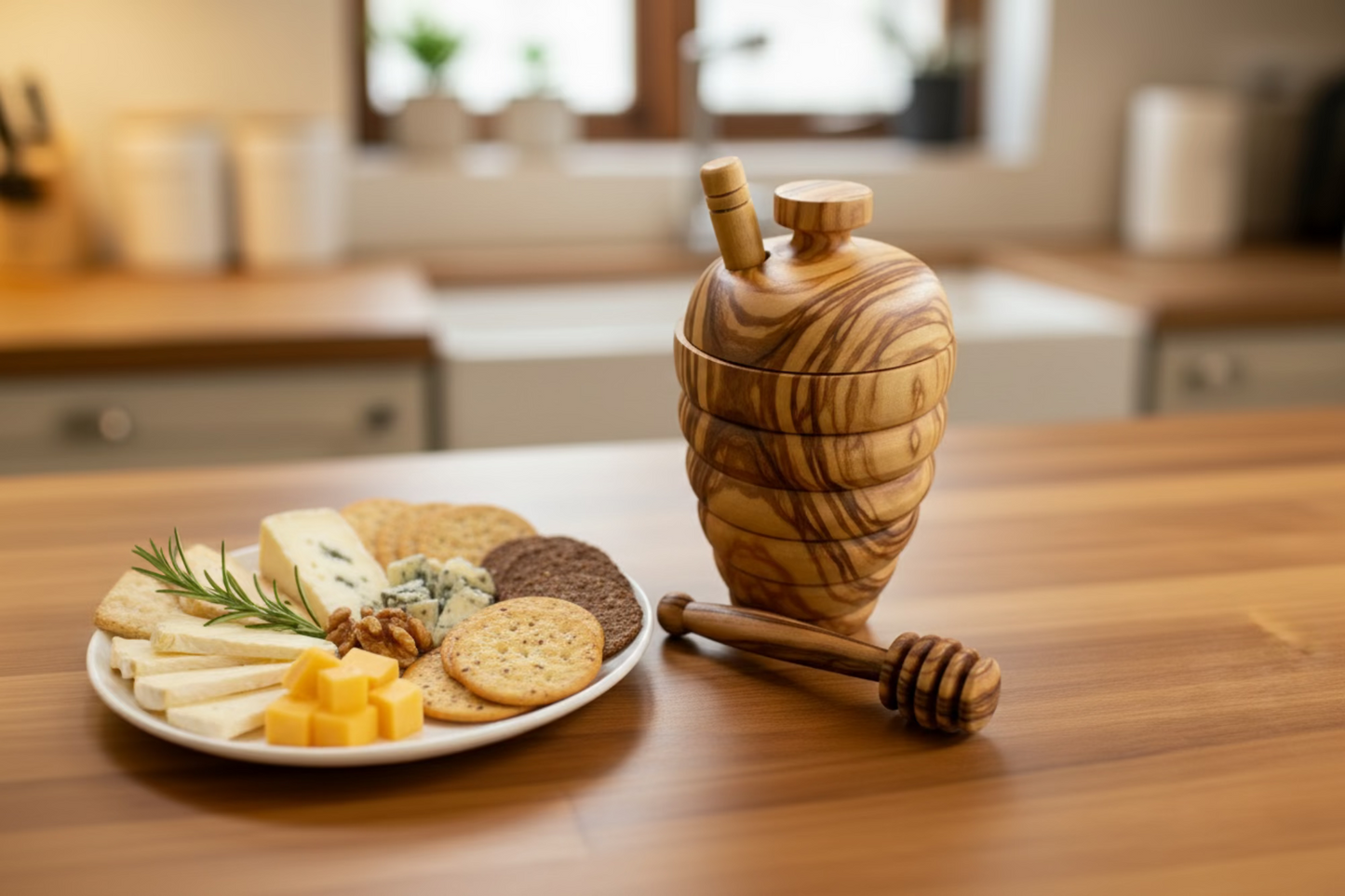 Olive Wood No-Mess Beehive Pot (6X3.5X3.5) ,Dipper Slot Lid