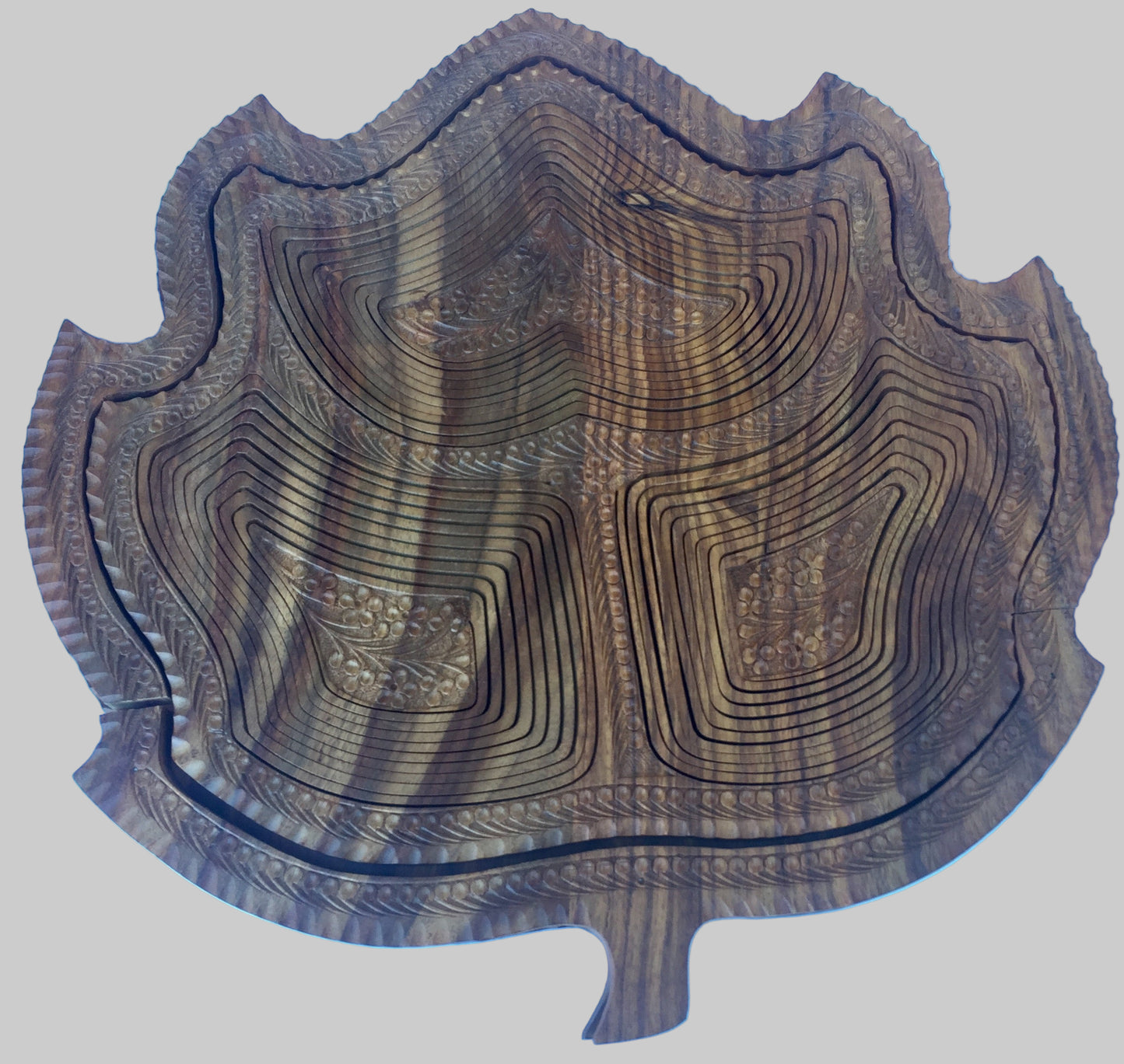 16" divided leaf shape