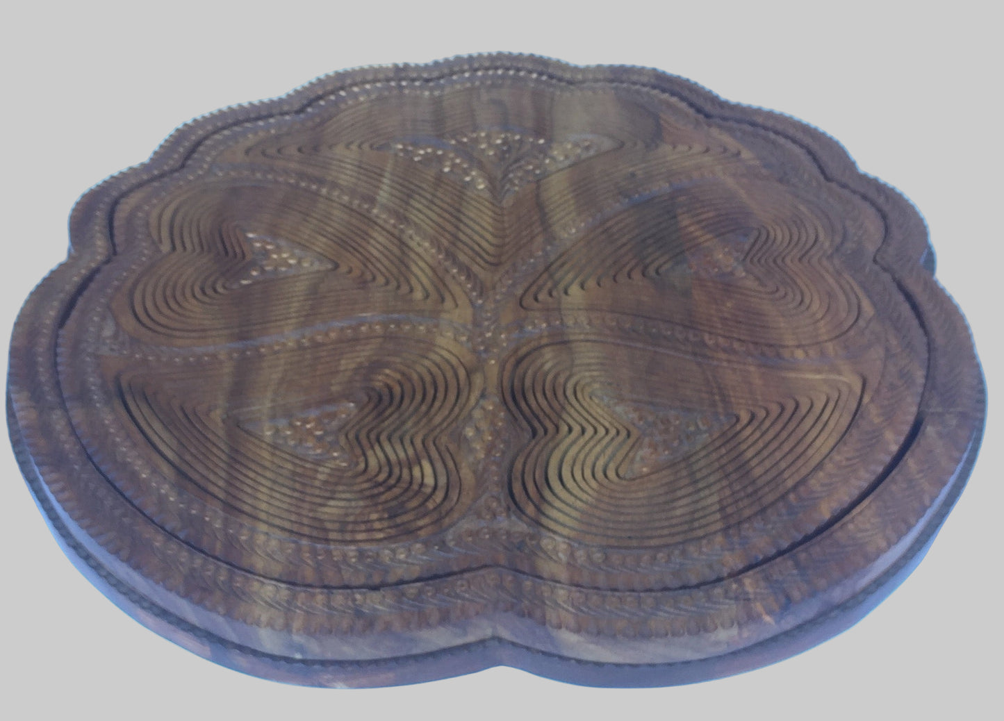 16" divided shell shape