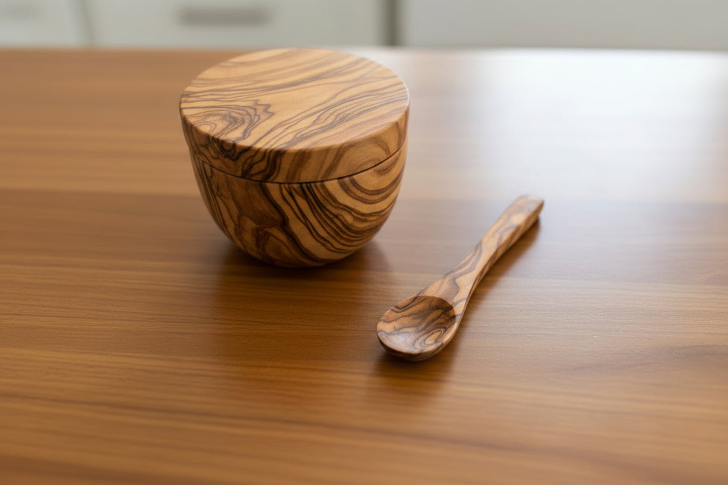 Olive Wood Salt Cellar with Magnet  (4x4x3)