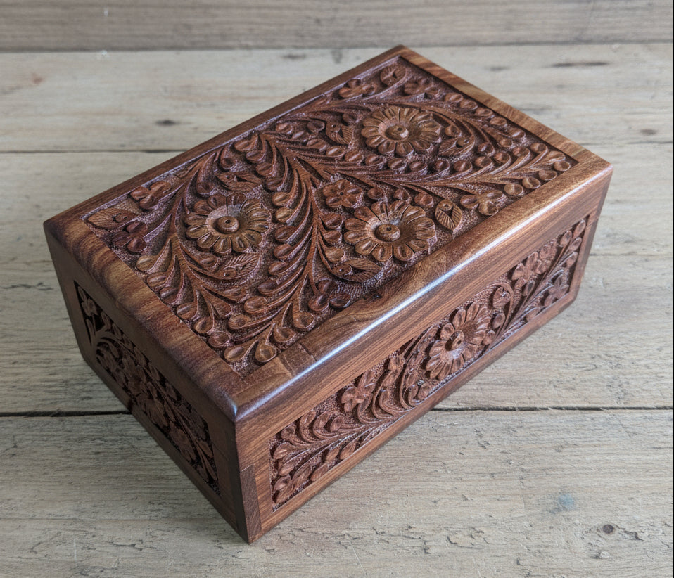 Large secret lock box ( 8" X 5" X 3.5")